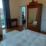 公寓 Ehemaliger Palast, Malerische Wohnung, Seeblick, Stellplatz 瓦雷泽