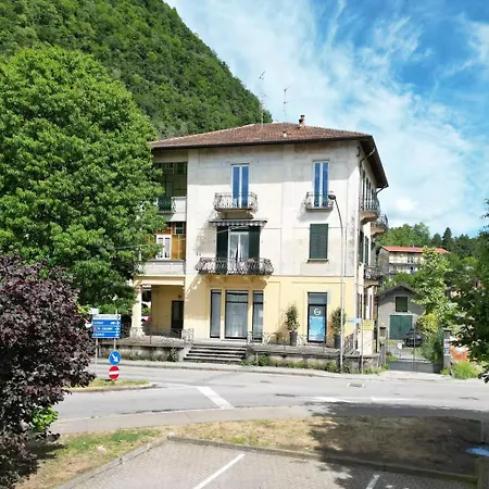 公寓 Ehemaliger Palast, Malerische Wohnung, Seeblick, Stellplatz